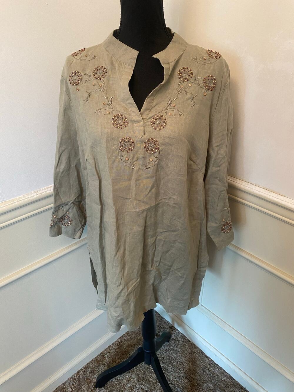 Edward Woman Vintage Irish Linen Wooden Beaded and Embroidered 3/4 Sleeve Top